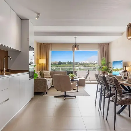 Vivi Homes - Buena Vida Family With Views, Pool & Gym *