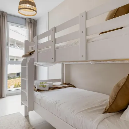 Vivi Homes - Buena Vida Family With Views, Pool & Gym