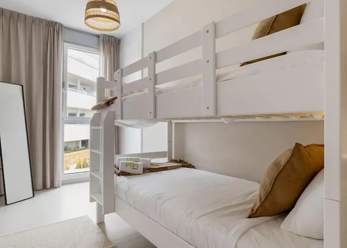 Vivi Homes - Buena Vida Family With Views, Pool & Gym